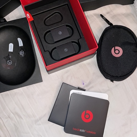 Beats solo 3 wireless special edition rose gold headphones •READ DESCRIPTION• - Picture 13 of 16